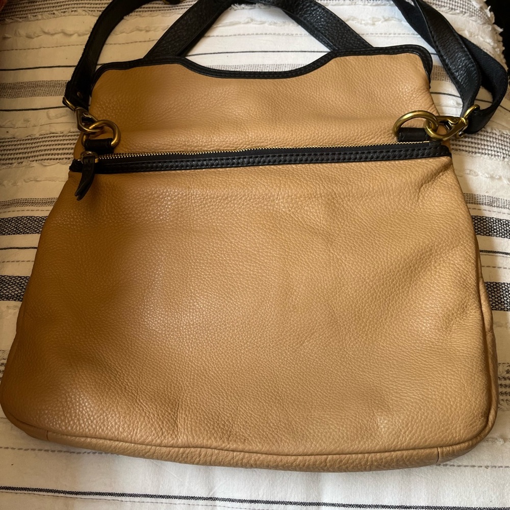 EUC Fossil Leather Tote/Crossbody - Picture 3 of 8